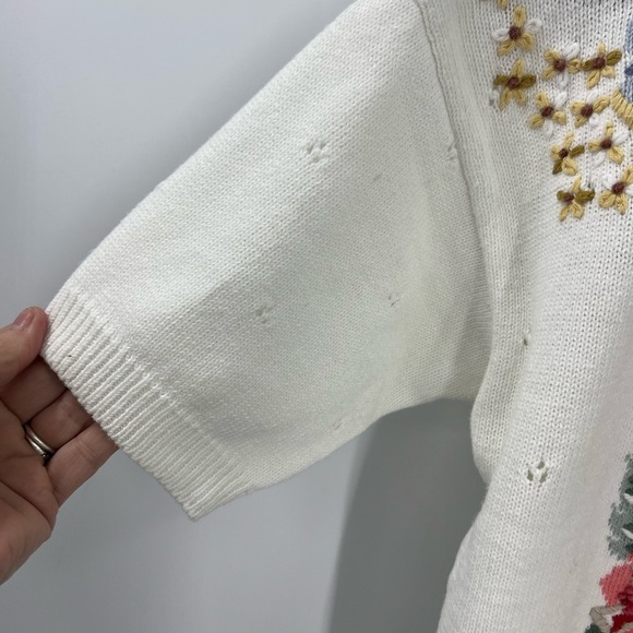 Belle pointe, vintage, floral embroidered short sleeve, sweater cardigan, M - Picture 10 of 13